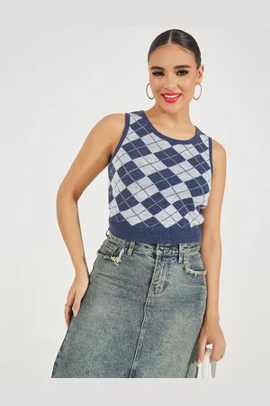 Styli Women Diamond Patterned Fitted Sleeveless Crop Sweater