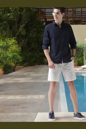 Mast & Harbour Men White Printed Regular Fit Regular Shorts