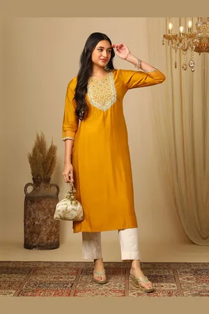 Globus Women Ethnic Motifs Yoke Design Thread Work Kurta