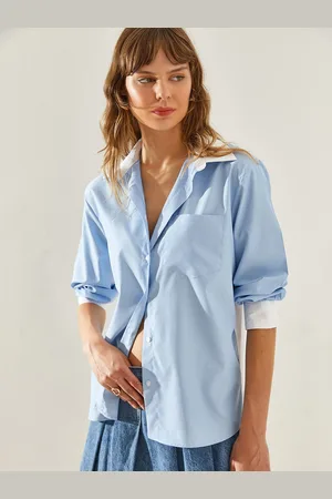 Bianco Lucci Women Spread Collar Solid Casual Shirt
