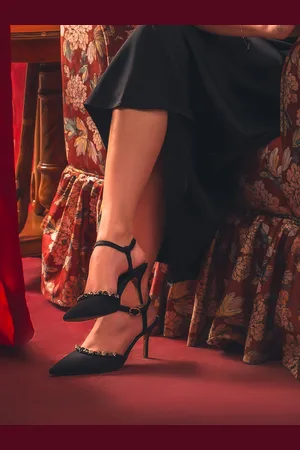 SAINT G. Embellished Pointed Toe Leather Kitten Heeled Pumps