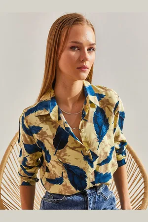 Bianco Lucci Women Spread Collar Abstract Printed Casual Shirt