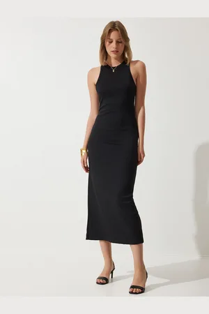 Happiness istanbul Women Solid Round Neck Sleeveless Sheath Dress