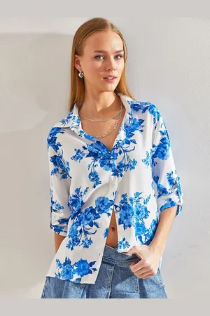 Bianco Lucci Women Spread Collar Floral Printed Casual Shirt