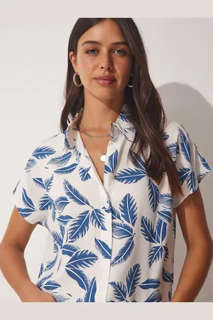 Happiness istanbul Women Floral Opaque Printed Casual Shirt