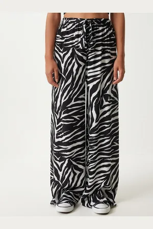 Happiness istanbul Women Loose Fit Abstract Parallel Trousers