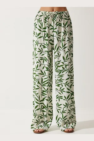 Happiness istanbul Women Loose Fit Floral Parallel Trousers
