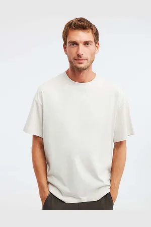 Grimelange Men Solid Round Neck Raw Edge T-shirt