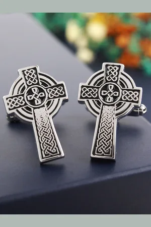 PELUCHE Black & Silver-Toned The Celtic Cross Symbol Cufflink