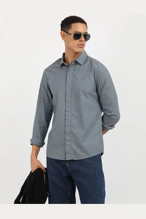Calvin Klein Men Spread Collar Solid Cotton Casual Shirt