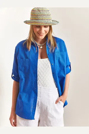 Bianco Lucci Women Spread Collar Solid Cotton Casual Shirt