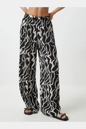 Happiness istanbul Women Printed Parallel Trousers