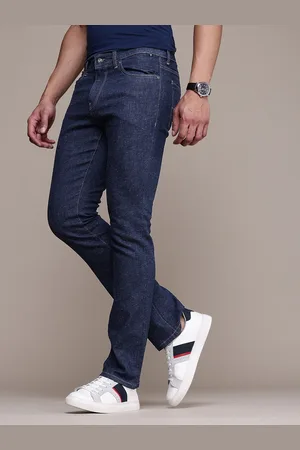 Nautica Men Straight Fit Light Fade Stretchable Jeans with Slub Finish