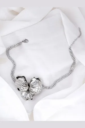 Joker & Witch Asteria Silver-Plated Floral Statement Necklace