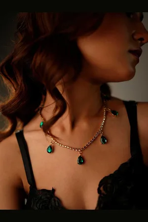 Theater Minimal Rhinestone Necklace