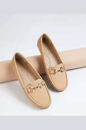 Lifestyle Women Textured PU Round Toe Loafers With Buckles
