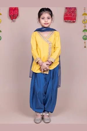 HERE&NOW Girls Floral Embroidered Regular Kurta with Salwar & With Dupatta