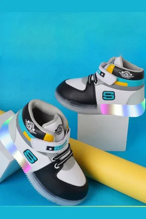 BAESD Kids Round Toe Lightweight LED Sneakers