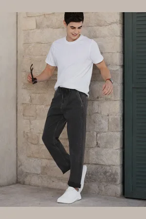 Mast & Harbour Men Black Straight Fit Mid-Rise Clean Look Stretchable Jeans
