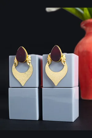 Golden Peacock WOMEN Geometric Drop Earrings