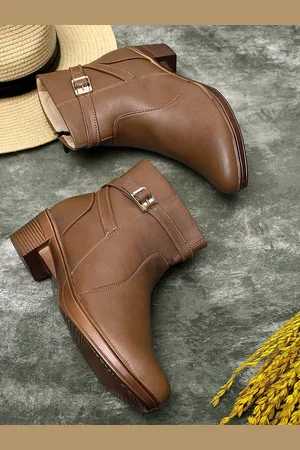 TRASE Women Brown Solid Heeled Boots