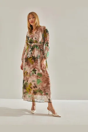 Bianco Lucci Floral Print Puff Sleeve Empire Midi Dress