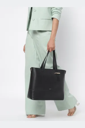 IRTH Structured Shoulder Bag