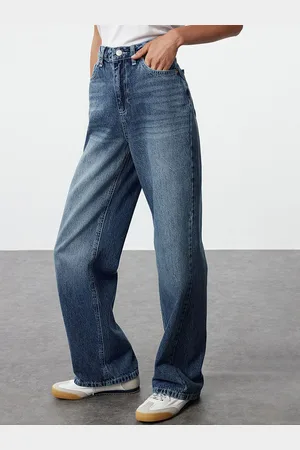Trendyol Women Relaxed Fit Clean Look Light Fade Jeans