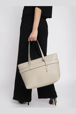 IRTH Women Solid Shoulder Bag