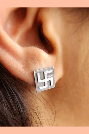 GoldNera 925 Sterling Silver Silver Plated Studs Earrings