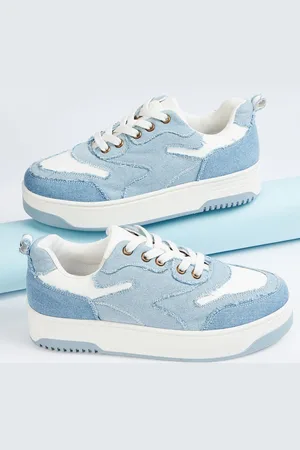 Lifestyle Women Textured Suede Sneakers