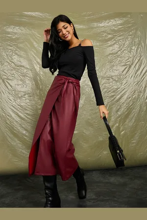 Styli Woman Ribbed Fitted Knit Chain Shoulder Straps Cold-Shoulder Sleeves Top