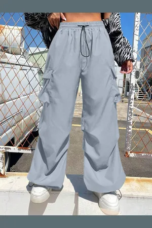 BuyNewTrend Women Relaxed Loose Fit High-Rise Wrinkle Free Cargos Trousers