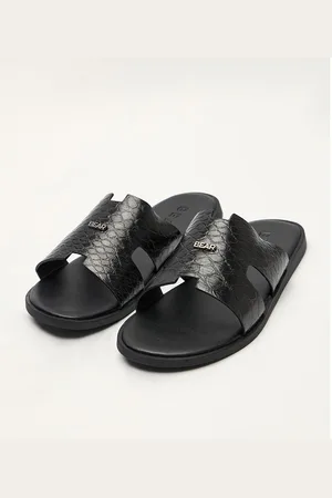 The Bear House Men Textured Comfort Sandals