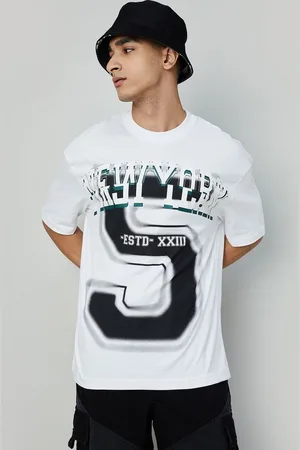 Lifestyle Men Printed Monochrome Applique T-shirt