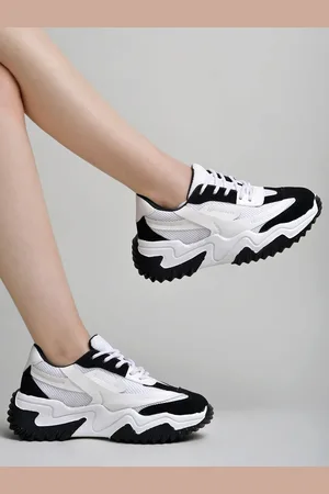 Shoetopia Girls Colourblocked Sneakers