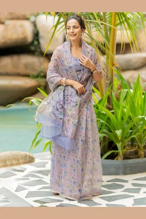 Mirchi Fashion Floral Printed Saree With Blouse Piece