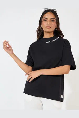 Styli Women Round Neck Printed Short Sleeves Oversized T-Shirt