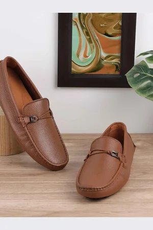 Metro Men Textured Leather Formal Driving Shoes