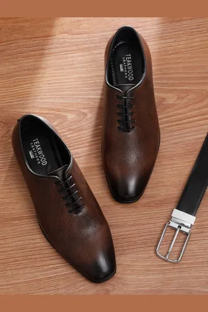 Teakwood Leathers Men Textured Leather Formal Oxford Shoes