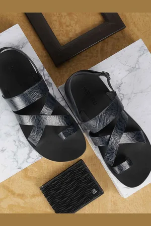 Metro Men Leather Textured Comfort Sandals