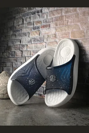 SPYKAR Men Printed Sliders