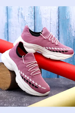 Kraasa Women Textured Lace Up Sneakers
