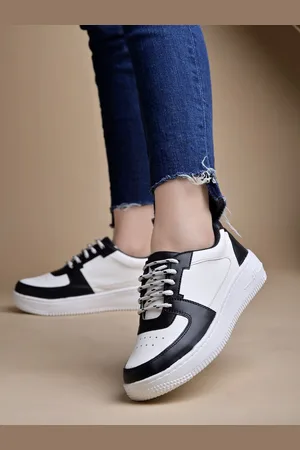 Shoetopia Girls Colourblocked Sneakers