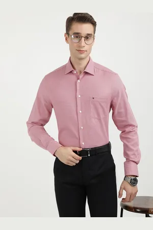 Tommy Hilfiger Men Cutaway Collar Textured Cotton Formal Shirt