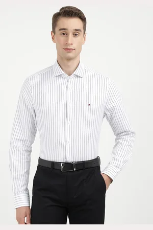Tommy Hilfiger Men Cutaway Collar Vertical Striped Cotton Formal Shirt