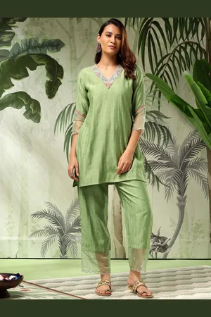 Bani Women Embroidered Yoke Design V-Neck Tunic With Trousers