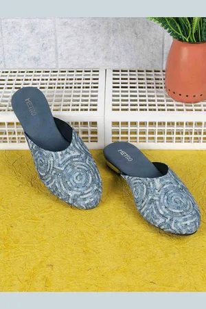 Metro Women Woven Design Round Toe Block Heel Mules