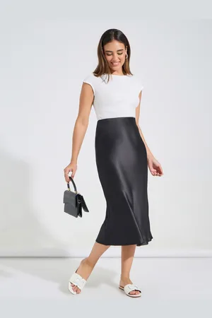 Styli Women Black High Rise Flared Solid A-Line Midi Length Skirt