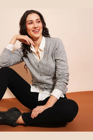 Globus Women Solid V-Neck Cardigan Sweater